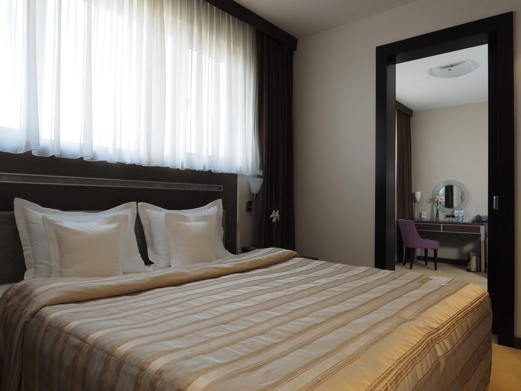 In Hotel Beograd Eksteriør billede